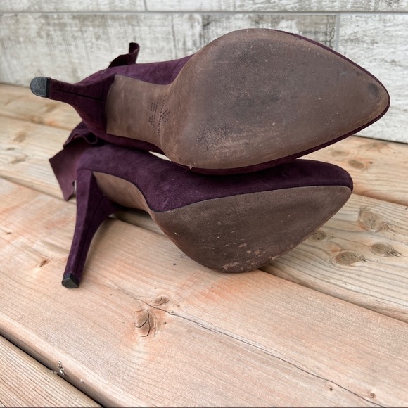 Vera Wang Suede Bow Platform Heels - Picture 6 of 8
